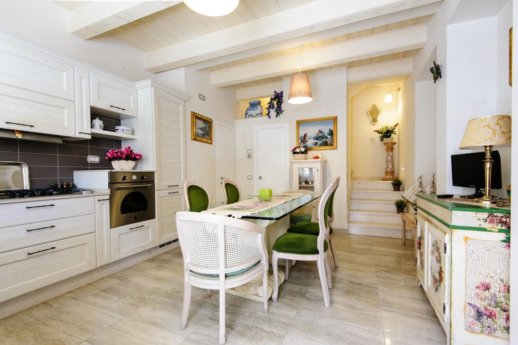 Il Piccolo Giglio Bed & Breakfast ปอร์โต ซันเตลปีดิโอ ภายนอก รูปภาพ