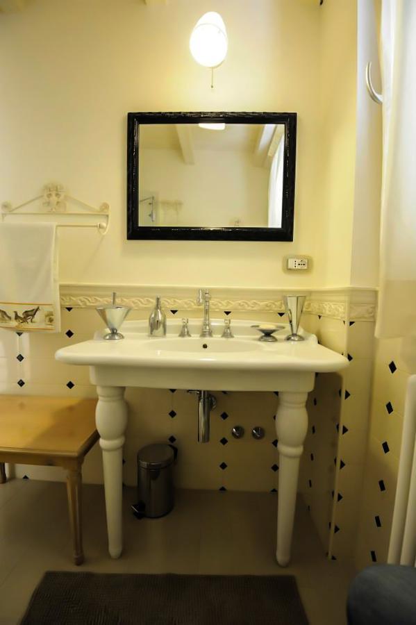 Il Piccolo Giglio Bed & Breakfast ปอร์โต ซันเตลปีดิโอ ภายนอก รูปภาพ